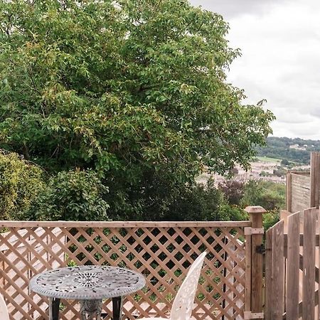 Garden Flat With Bath Skyline Views & Private Patio Apartment ภายนอก รูปภาพ